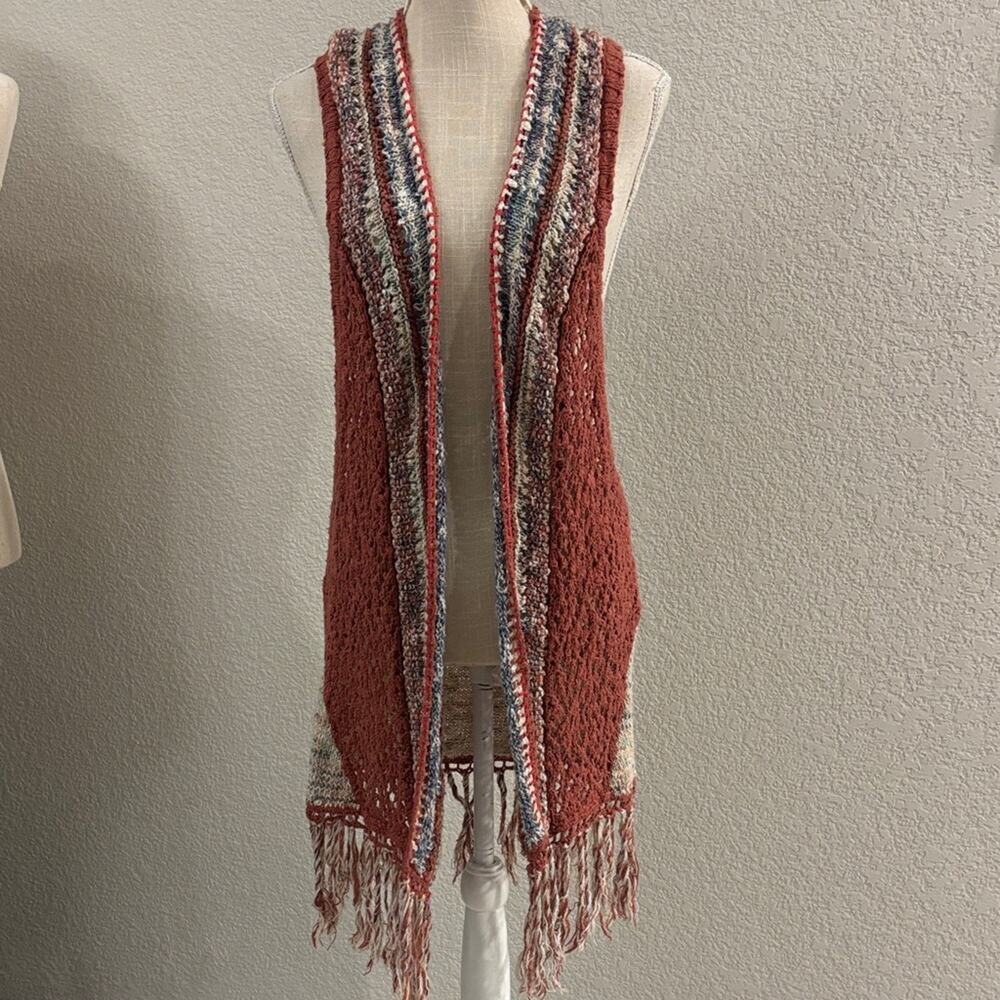 Gimmicks by BKE Open Weave Crocheted Multicolor Knit Fringe Vest Boho Large